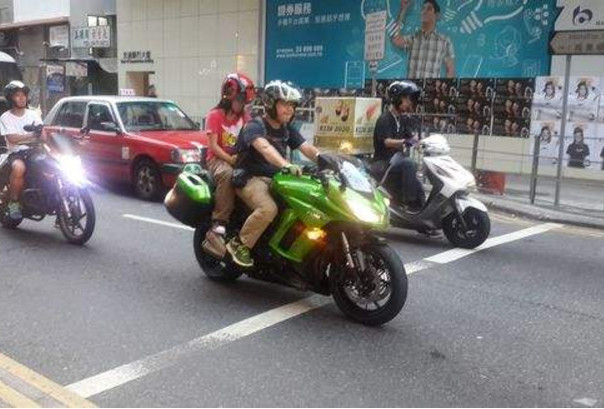 为啥香港马路上不禁摩 当地人吐槽 除了停车费贵 看看这方面你就懂了 看点快报
