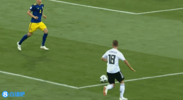 世界杯-罗伊斯首球克罗斯绝杀 十人德国2-1逆转瑞典