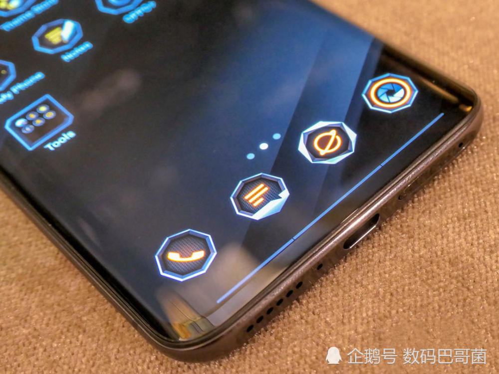 OPPO FindX兰博基尼对比华为Mate RS保时捷