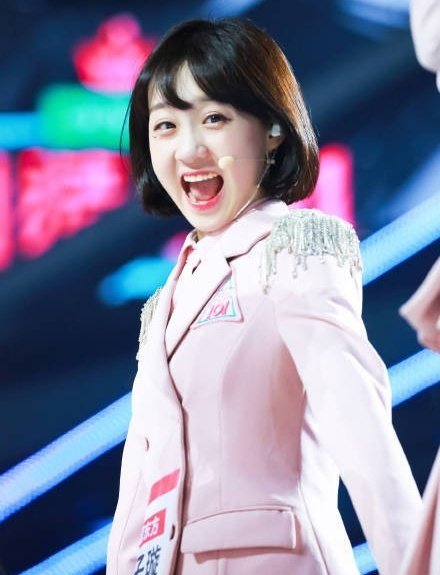 火箭少女101成团首秀,长沙岳麓区小骄傲李子璇