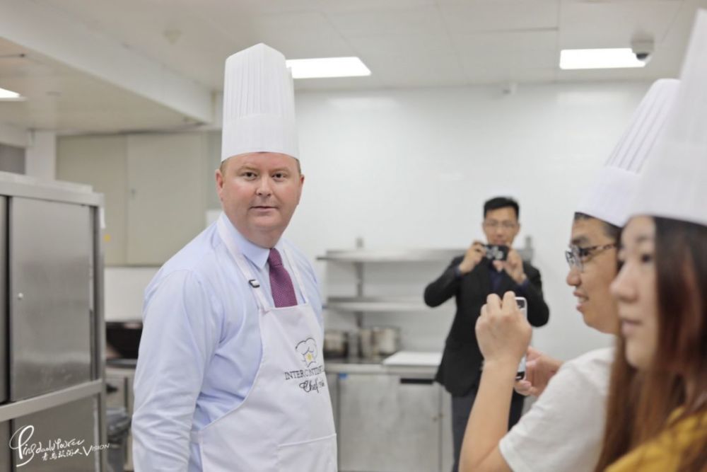 国宴总指挥及总厨师长唐卓就是酒店的行政总厨