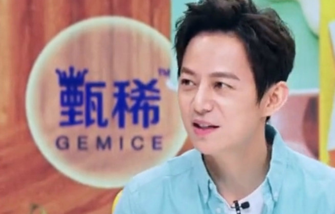 戚薇首次坦言女儿从小全是自己带,还因漂亮衣