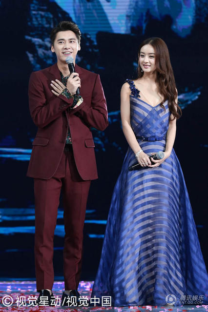 赵丽颖穿纱裙仙气足 罕见低胸秀性感