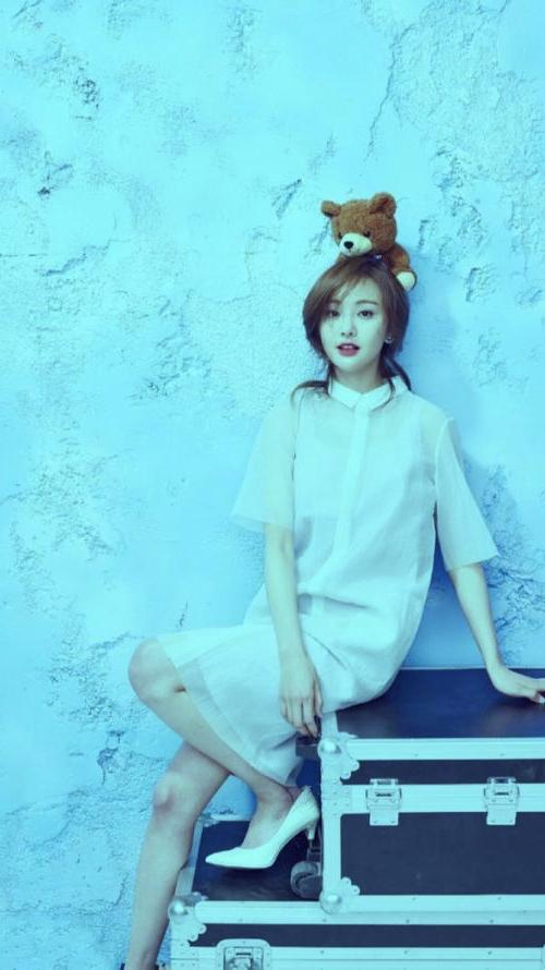 郑爽照片里的眼镜中出现的男生的影子,网友:这