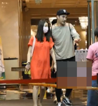 林心如真的怀孕了？被拍“大肚”照 难怪婚前不减肥还大啃鸡腿