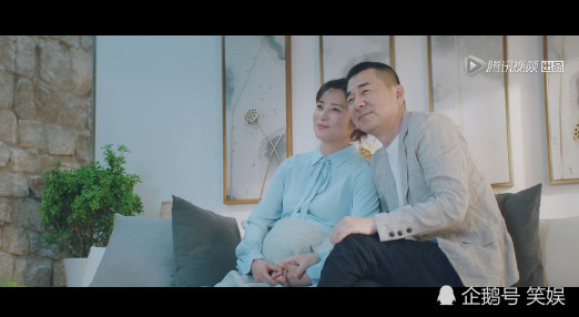 蒋勤勤挺孕肚出镜和陈建斌尽显恩爱日常,诗意