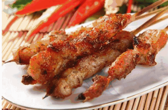 东北烧烤来啦!9.9元抢铁板鲫鱼 烤韭菜 烤五花肉套餐