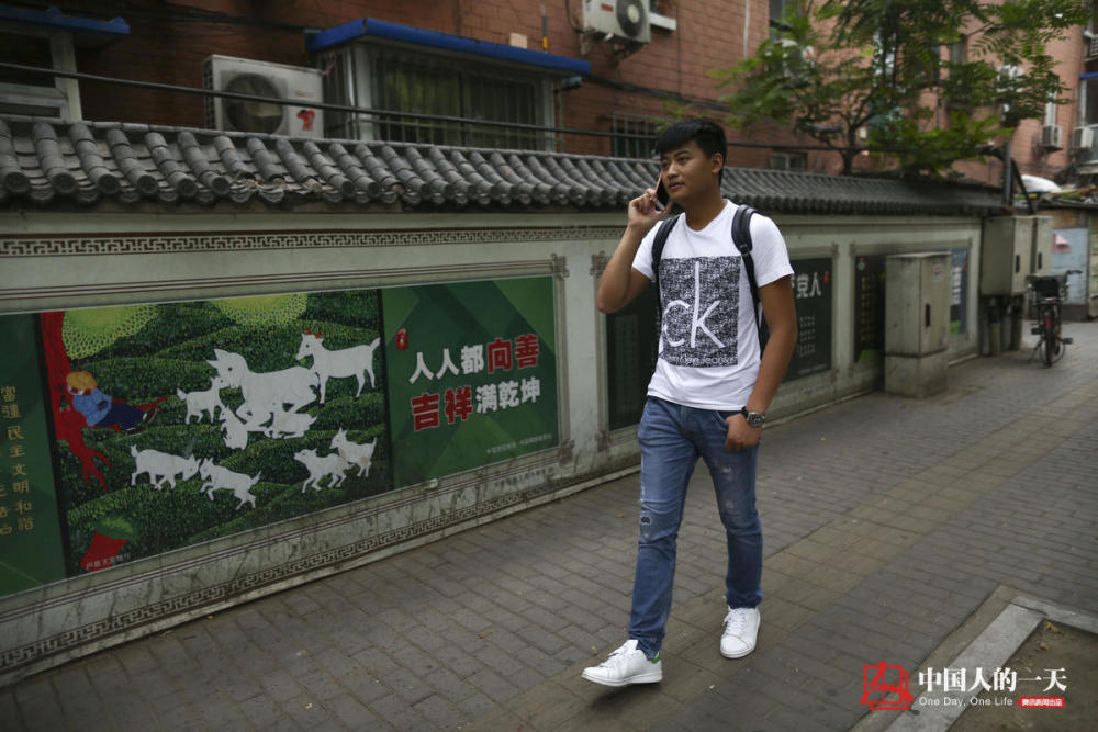 这个网红玩不污的直播 年入几十万