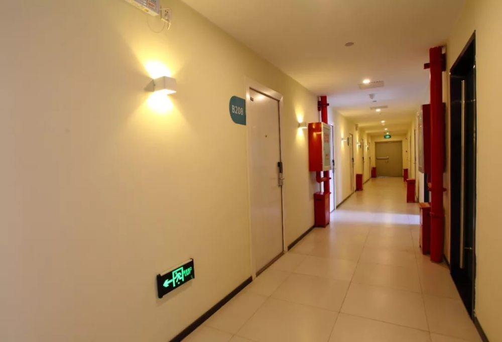 北京蓝领公寓长啥样?四人一间,每人每月房租千