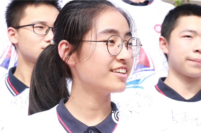 她是重庆中考最高分 理想是留学英国、当记者