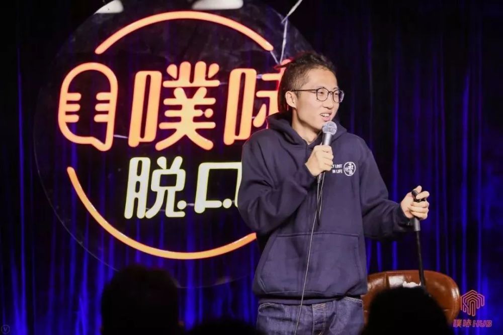 从2015年,上海mao livehouse第一次做线下脱口秀开始,笑果文化就瞄准