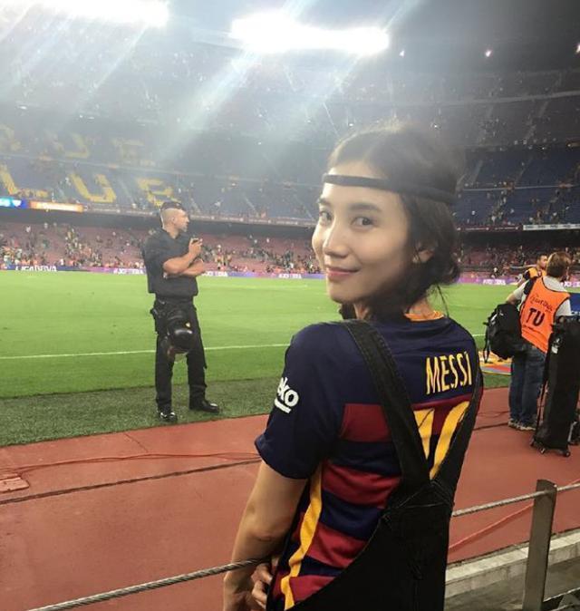 哪些明星也迷梅西、C罗?李易峰、张靓颖、章