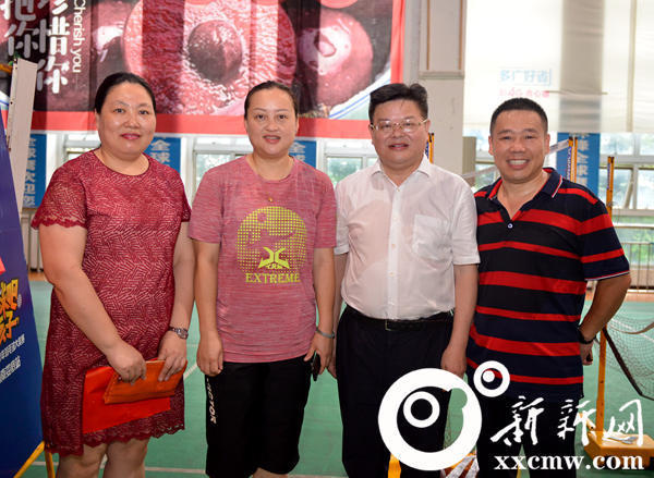 娄底市首次全国青少年羽毛球比赛成功举行