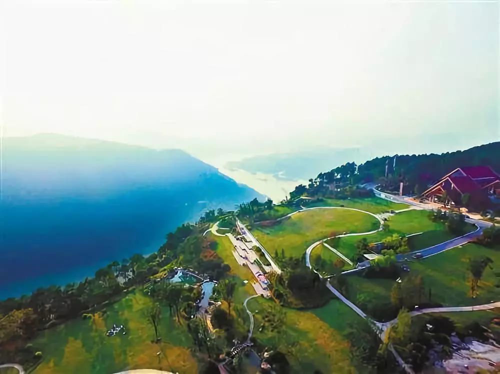 在鱼洞乘坐道云篆山的班车 江北区铁山坪 铁山坪森林公园是 重庆近郊