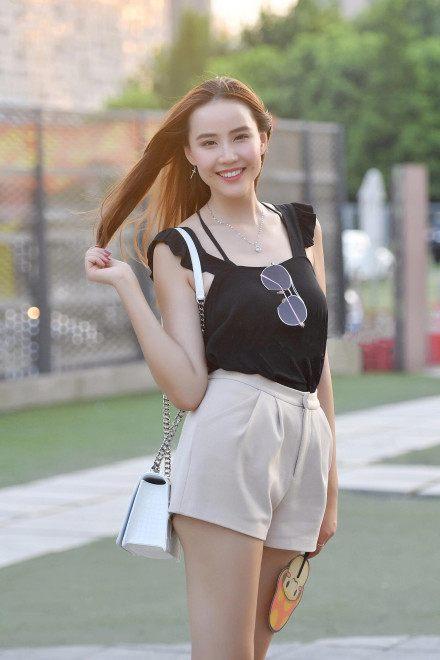 街拍美女:在济南,如果图5和我结婚,我愿意找100辆五菱