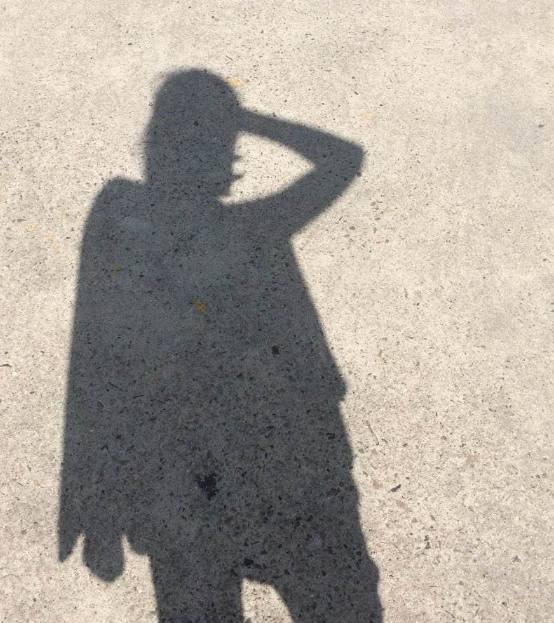 心理学:阳光下的4个影子,哪个最像你?测出你隐藏的真实个性?