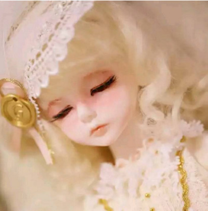 真人芭比洗车照片爆红,被称赞十分可爱,不过旁