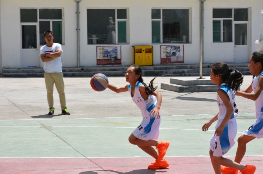 沁源县景凤的这几个女孩子厉害了!要去太原参加篮球比赛了!