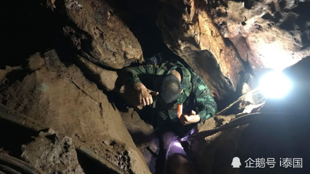 泰国13人在溶洞失踪:氧气不够潜水员使用 救援