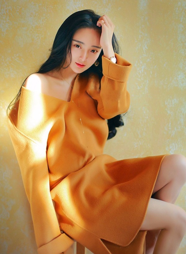 内涵段子搞笑图片:妹子 你穿的衣服是水桶吗