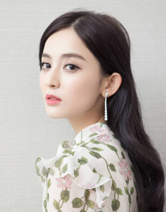 杨幂鼻子,赵丽颖鼻子,热巴鼻子,都敌不过她的完