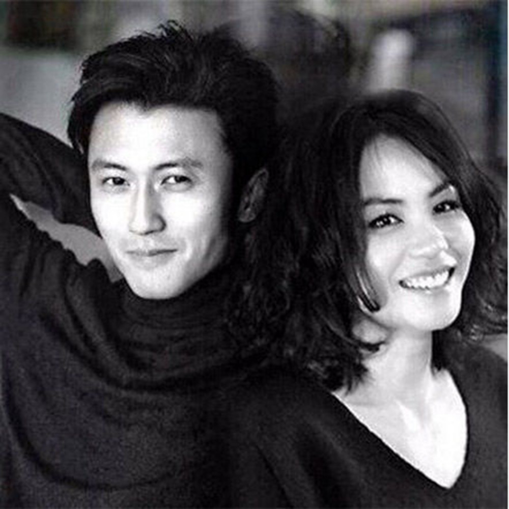 谢霆锋为什么会喜欢王菲这个老女人?原来是这