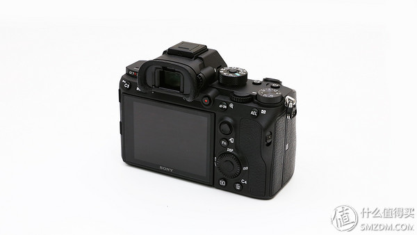 索尼A7R3全画幅微单:同价位性能最强的相机