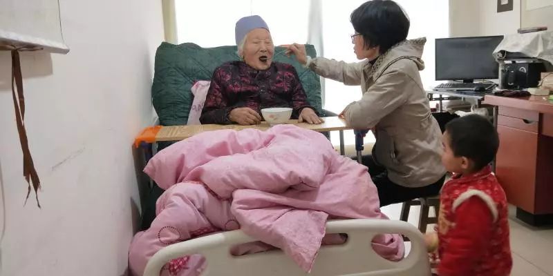 西吉好媳妇张开慧因照顾瘫痪婆婆6年如一日荣登宁夏日报客户端!