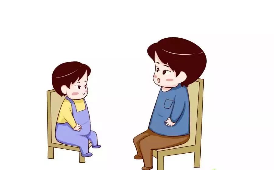 宝宝成长到4-8个月的时候,妈妈们就要注意宝宝的坐姿了