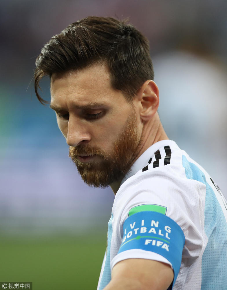 【大人物】梅西一跪泪天下 他终究无法复制马