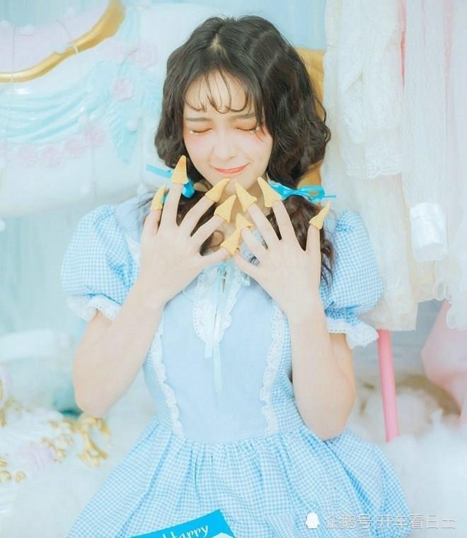 清纯马卡龙少女俏皮可爱写真图片
