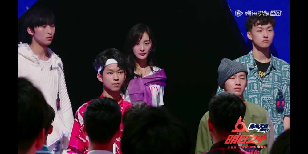 《明日之子2》首播,厂牌星推官杨幂亲自带来了