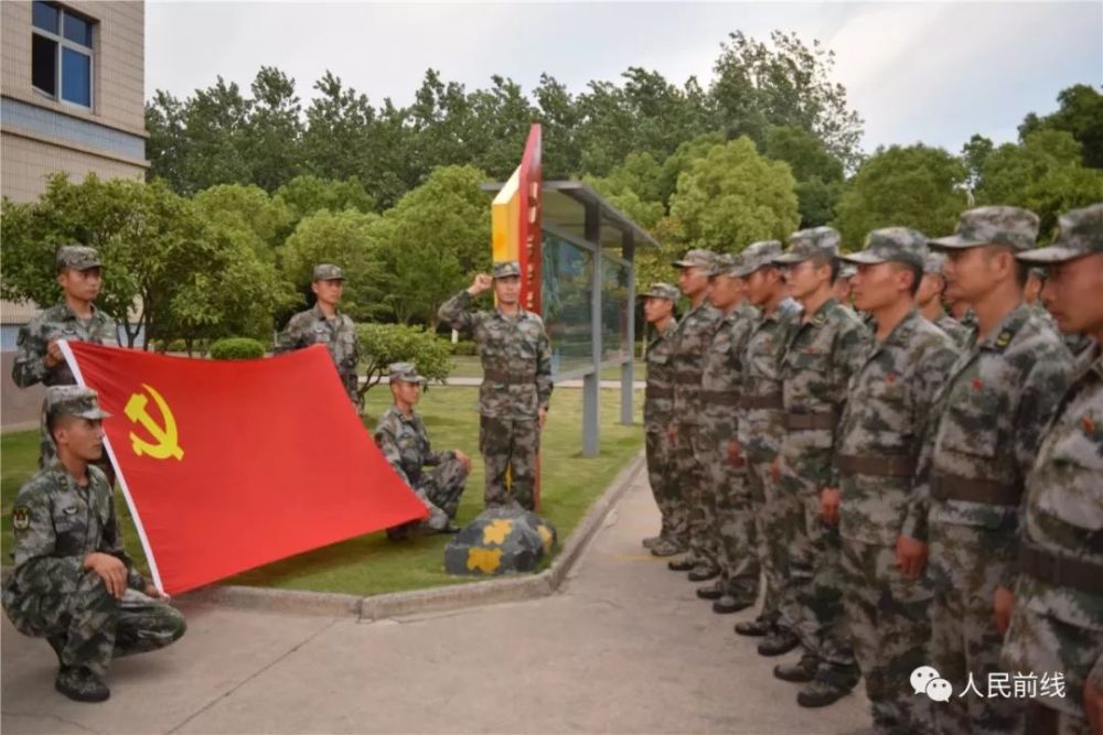 今天,是她的97岁生日,东部战区陆军官兵这样为她庆生!