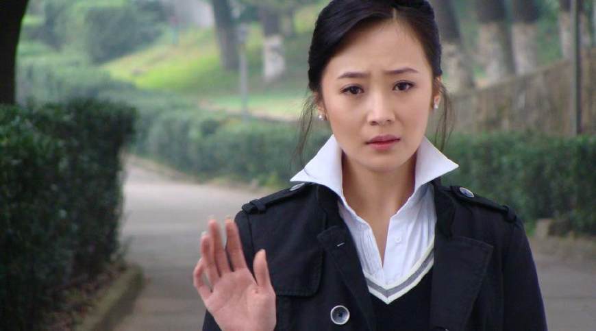 曲栅栅,当时结婚时低调无人知,如今是惊艳复出
