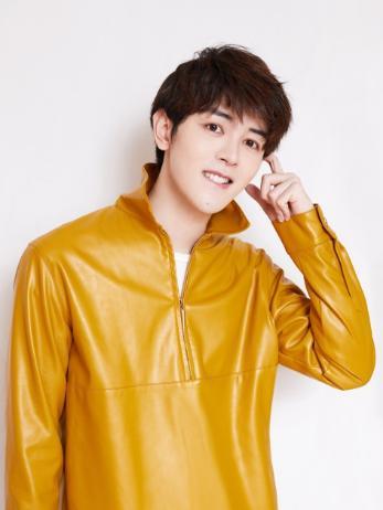 蔡徐坤好友去参加明日之子,惨遭李宇春淘汰,杨