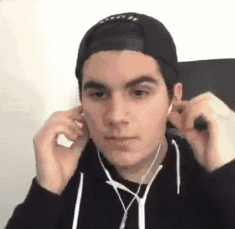 据路边社报道,80%碎屏是因为耳机线的