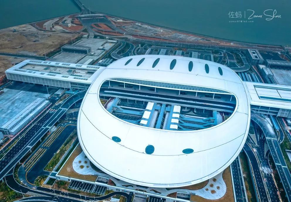 港珠澳大桥惊艳亮相！24小时开放，8秒通关！