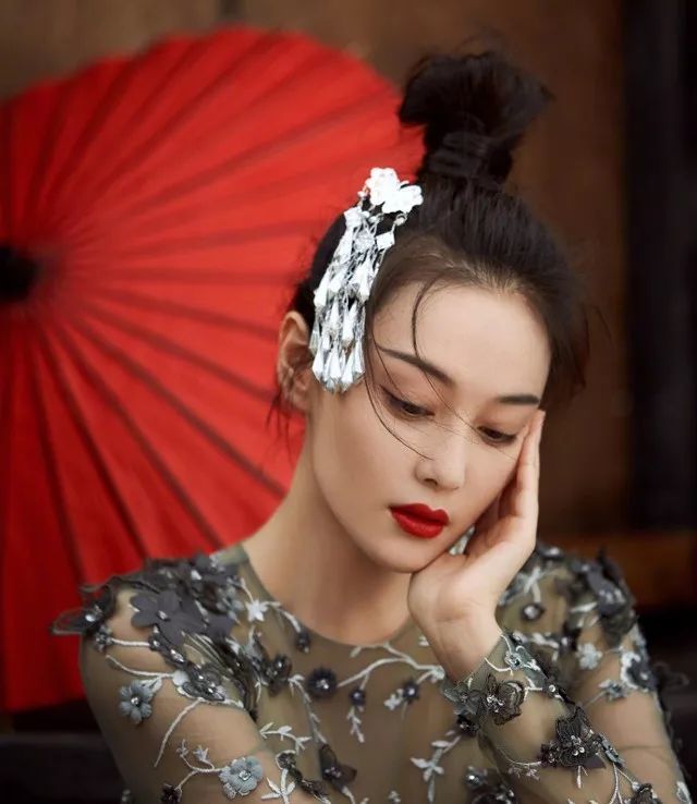 张馨予结婚,何洁一番祝福耐人寻味,这反应能力