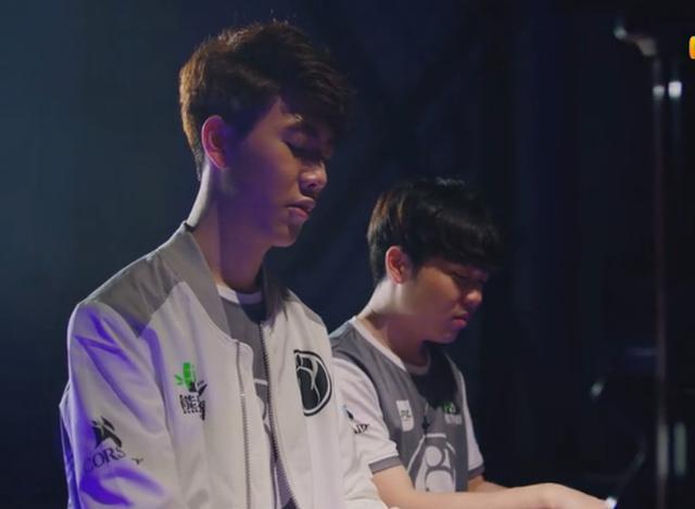 LPL洲际赛宣传视频，Uzi霸气宣言：当燃不让，捍卫主场！