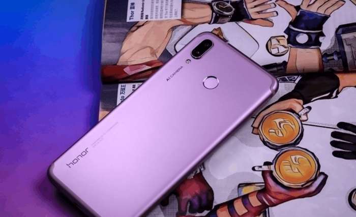 雷军早就料到荣耀Play的存在,小米8SE就是为