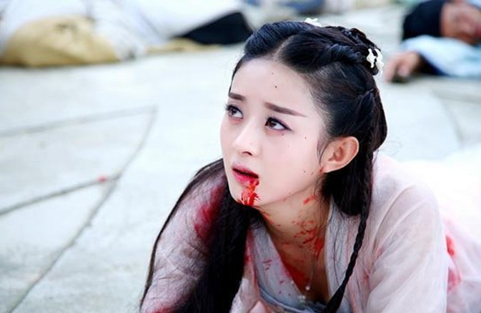 剧中女星摔倒,个个楚楚动人,谁知看到刘诗诗,画