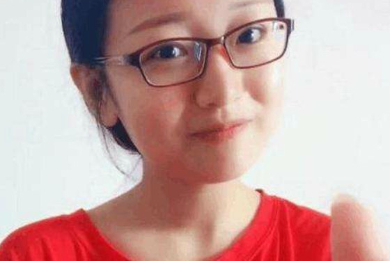 西瓜妹抖音一夜爆红,素颜亮相,网友,纯天然才是