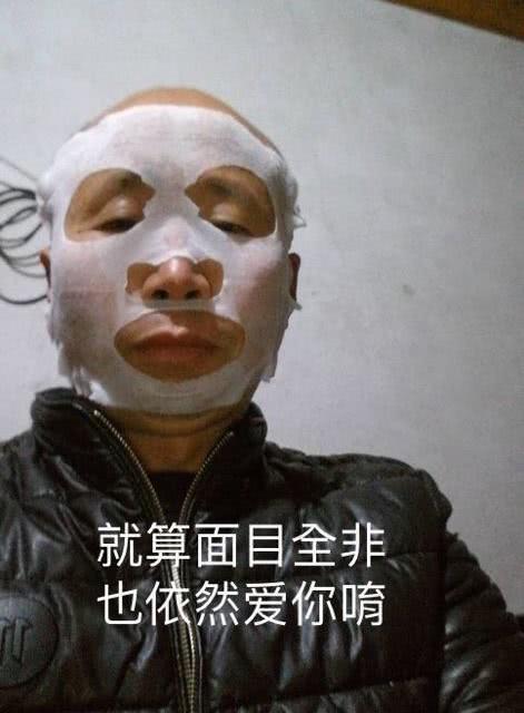搞笑图片:大哥,你是从动画片里面走出来的吧,让我想起了蓝精灵里面的