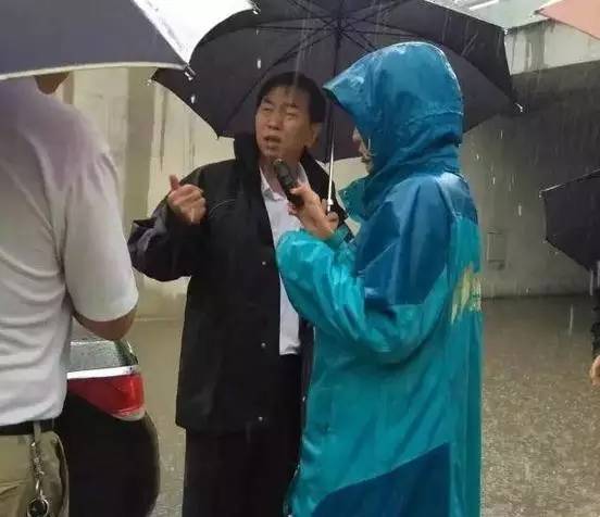 大雨让我们看到了耿市长对太原的深情!