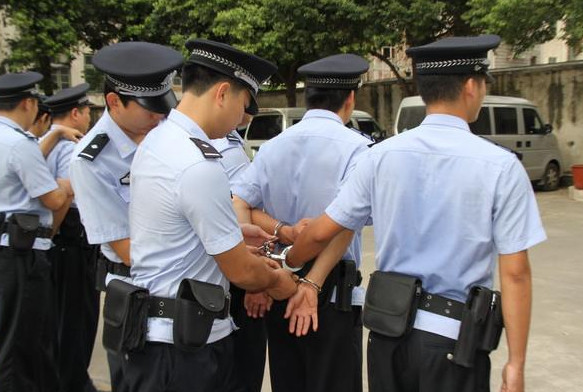 警察手铐图片 警察手铐图片画法