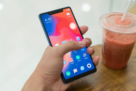 太意外:小米8SE现货开卖,1799的骁龙710手机