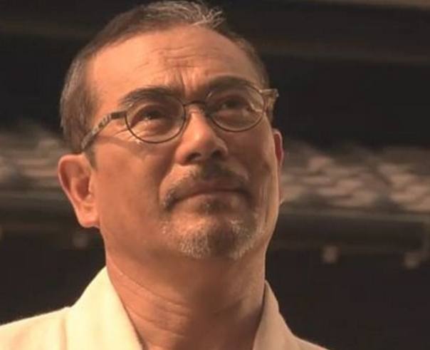 受国人待见的四位日本明星，他是少林拳法三段，他回日本遭殴打！