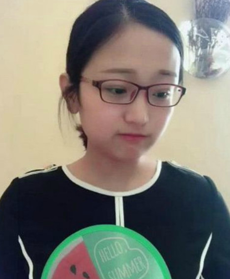 抖音,西瓜妹为何会突然爆火,一个小细节,万千网