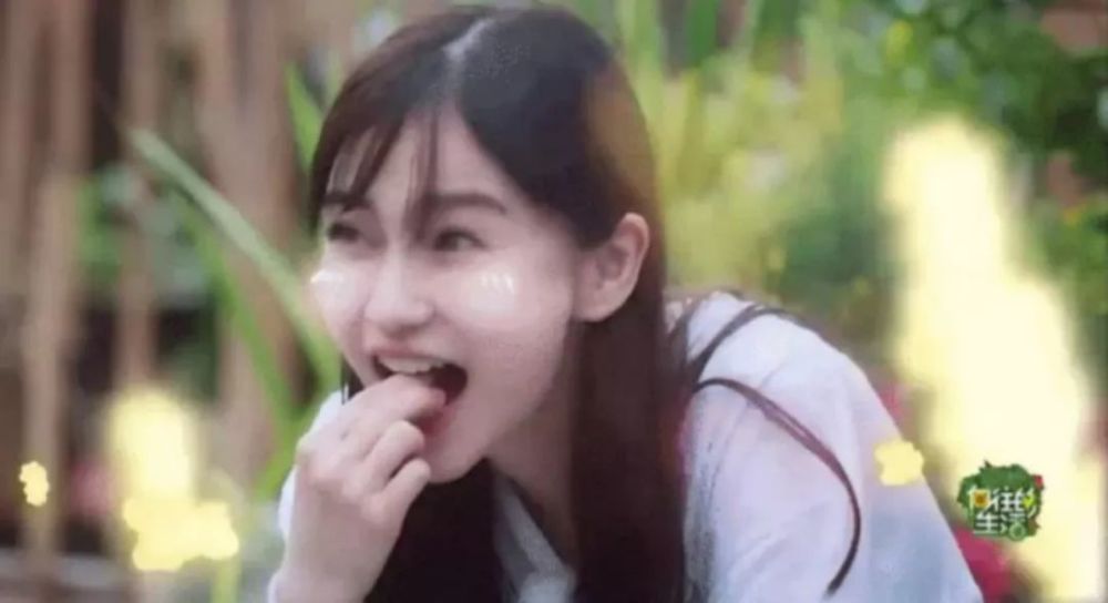 杨颖假吃爆米花被群嘲?官博回应:吃了那么多饺