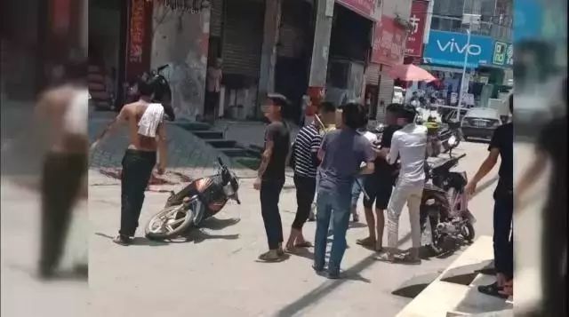南宁周口街头两伙初中聚众斗殴1初中生被砍死学生武鸣图片